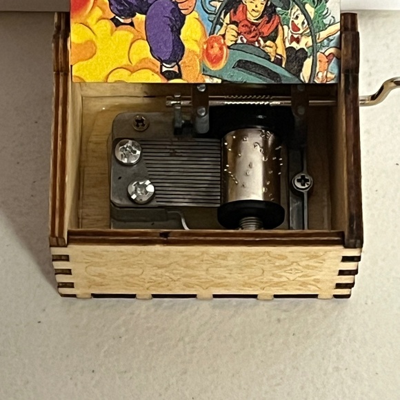 Dragonball Z Goku Wooden Hand Crank Music Box Musical Anime New - Picture 4 of 10